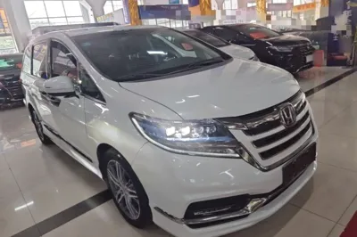Honda Elysion 2019, 109500 км, за 160425.28 CNY