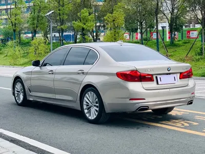 BMW 5 Series 2017, 97000 км, за 100500 CNY - фото 5