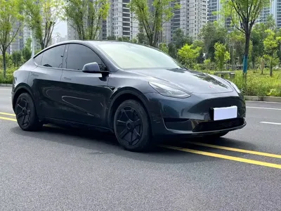 Tesla Model Y 2025, 27000 км, за 175799 CNY - фото 3