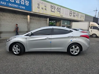 Hyundai Avante 2013, 122000 км, за 5990000 KRW