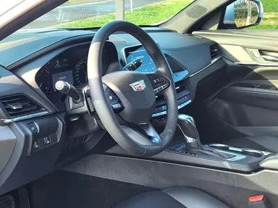 Cadillac CT4 2022, 70000 км, за 79800 CNY
