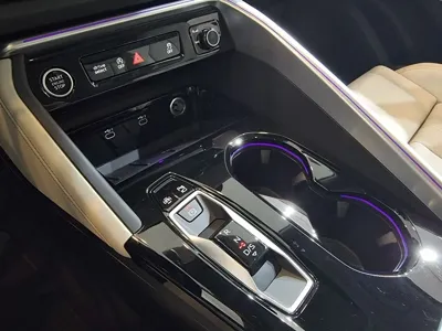 Audi Q5 2025, 1260 км, за 50500000 KRW - фото 9
