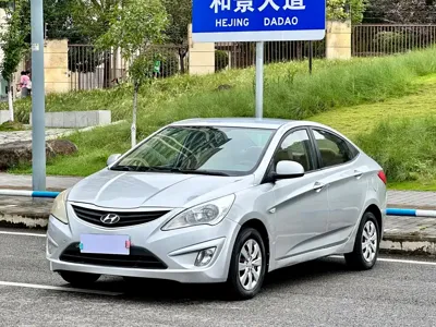 Hyundai Verna · 2011 год