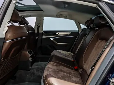 Audi A7L 2024, 61800 км, за 213000 CNY - фото 16