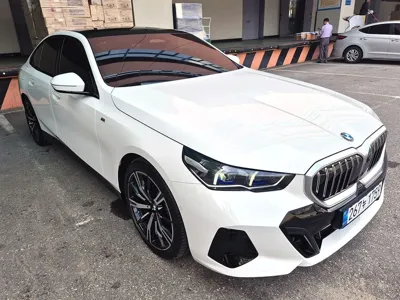 BMW 5-Series 2025, 1900 км, за 53870000 KRW