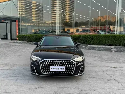 Audi A8 2025, 13000 км, за 489000 CNY