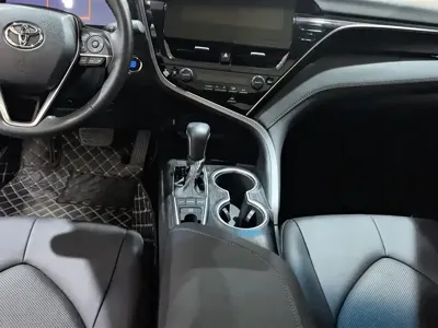 Toyota Camry 2023, 21000 км, за 135800 CNY - фото 16