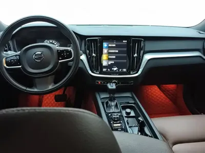 Volvo S60 2020, 88600 км, за 98600 CNY - фото 12