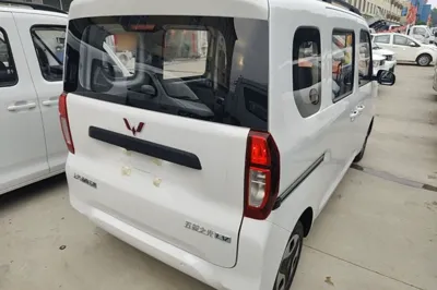 Wuling Zhiguang New Energy 2025, 100 км, за 62031.47 CNY - фото 6