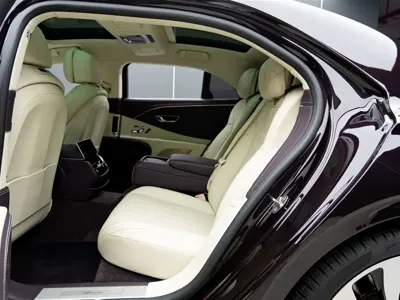 Bentley Flying Spur 2023, 98000 км, за 1880000 CNY - фото 12