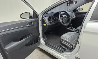 Hyundai Avante 2018, 52798 км, за 8500000 KRW - фото 10