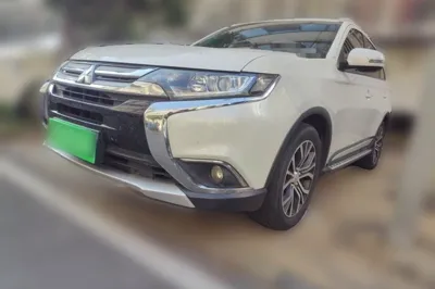 Mitsubishi Outlander · 2018 год