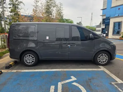 Hyundai Staria 2025, 5000 км, за 32000000 KRW - фото 4