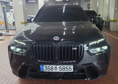 BMW X7 · 2023 год