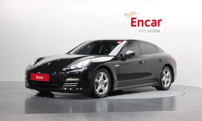Porsche Panamera · 2011 год