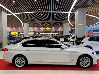 BMW 5 Series New Energy 2020, 100000 км, за 132800 CNY