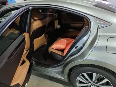 Lexus ES 2020, 28000 км, за 199800 CNY - фото 4