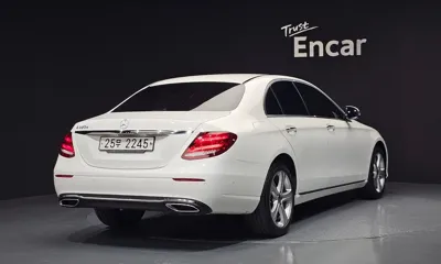 Mercedes-Benz E-Class 2017, 62532 км, за 18900000 KRW