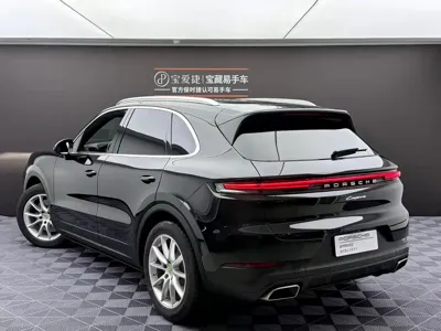 Porsche Cayenne 2024, 25000 км, за 658000 CNY