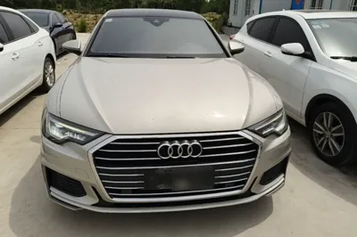 Audi A6L 2019, 95400 км, за 174156.69 CNY