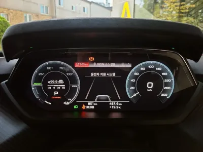 Audi RS e-tron GT 2023, 851 км, за 139000000 KRW - фото 9