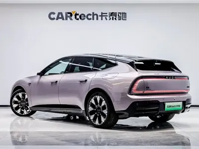 奥迪AUDI 奥迪E5 Sportback 2025, 8800 км, за 252000 CNY