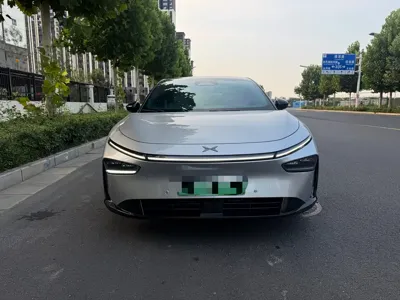 Xpeng P7+ 2025, 9000 км, за 125800 CNY