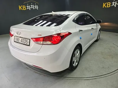 Hyundai Avante 2013, 156129 км, за 3990000 KRW