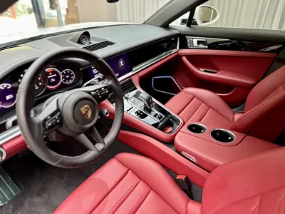 Porsche Panamera 2022, 28000 км, за 688000 CNY