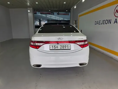Hyundai Grandeur 2014, 270912 км, за 4000000 KRW