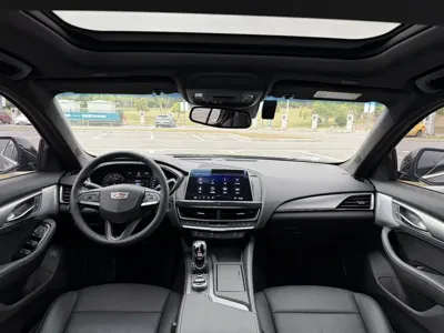 Cadillac CT5 2022, 63000 км, за 139800 CNY