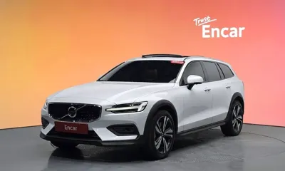Volvo V60 · 2020 год