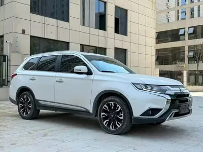 Mitsubishi Outlander 2021, 60000 км, за 75800 CNY