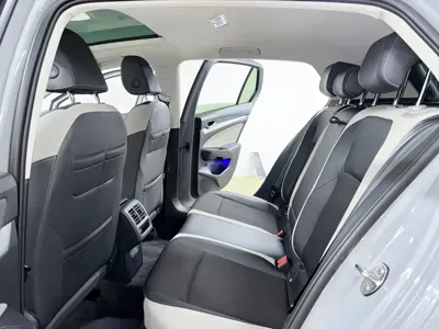 Volkswagen Golf 2024, 31000 км, за 117800 CNY - фото 8