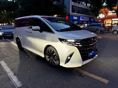 Toyota Alphard 2023, 54000 км, за 798000 CNY - фото 3