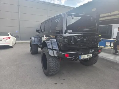 Jeep Wrangler 2021, 60000 км, за 76000000 KRW - фото 2