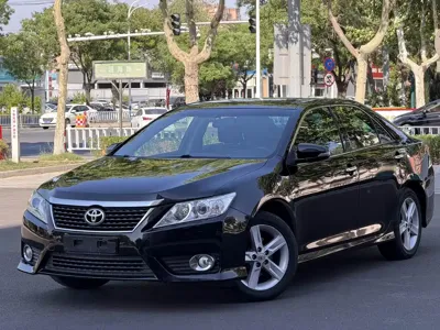 Toyota Camry · 2015 год