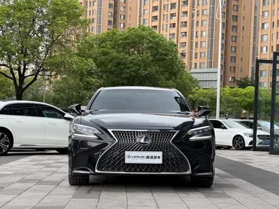 Lexus LS 2019, 100000 км, за 396000 CNY