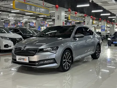 Skoda Superb · 2023 год