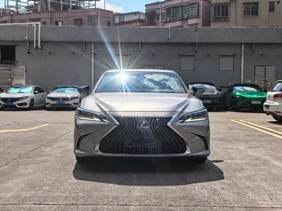 Lexus ES 2021, 33000 км, за 236000 CNY - фото 2