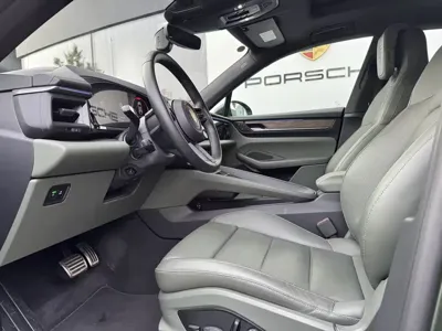 Porsche Macan EV 2025, 17000 км, за 598000 CNY - фото 14