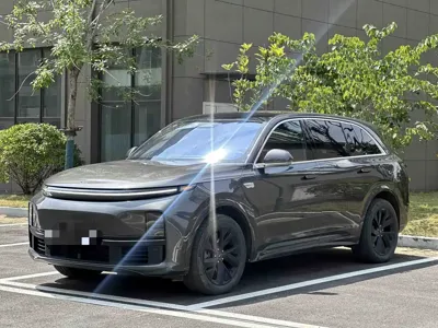 Li Auto Li L7 · 2023 год