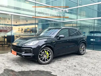 Porsche Cayenne Hybrid · 2023 год
