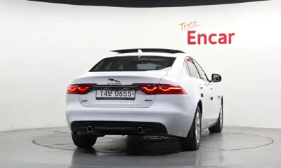 Jaguar XF 2017, 114223 км, за 8600000 KRW