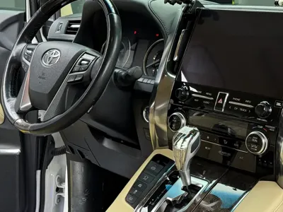 Toyota Alphard 2021, 70000 км, за 449900 CNY - фото 7