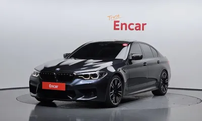BMW M5 · 2019 год