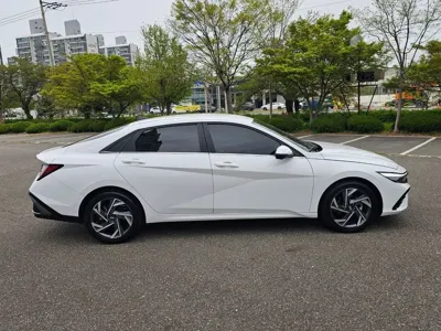 Hyundai Avante 2024, 15225 км, за 23600000 KRW