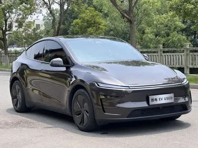 Tesla Model Y 2025, 18000 км, за 257800 CNY - фото 3