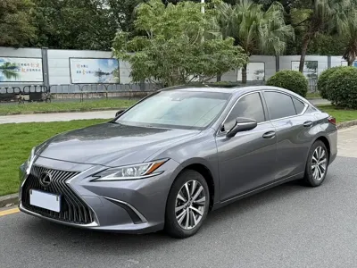 Lexus ES · 2021 год