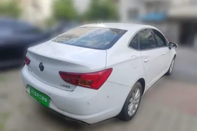 Buick Verano 2015, 84400 км, за 37232.48 CNY